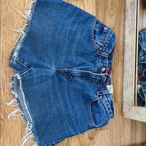 levi’s blue jean shorts